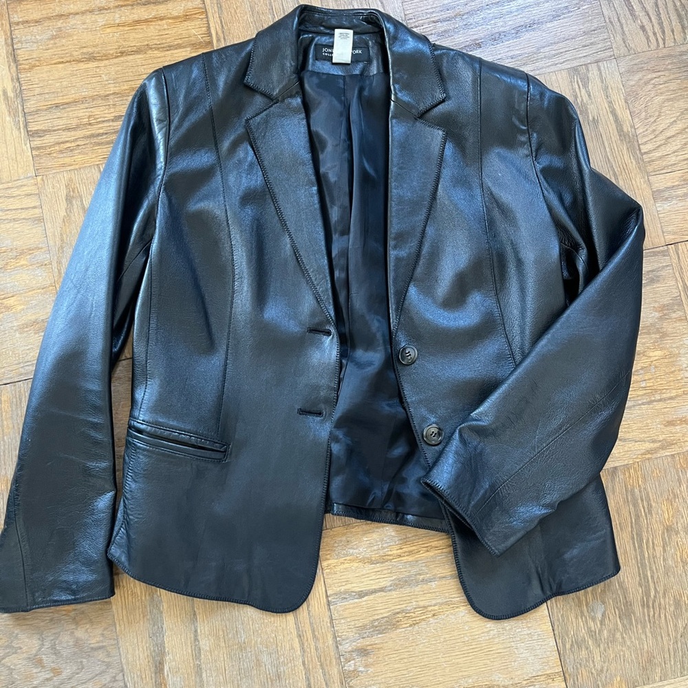 Vintage Jones New York Women's Black Leather Blazer medium